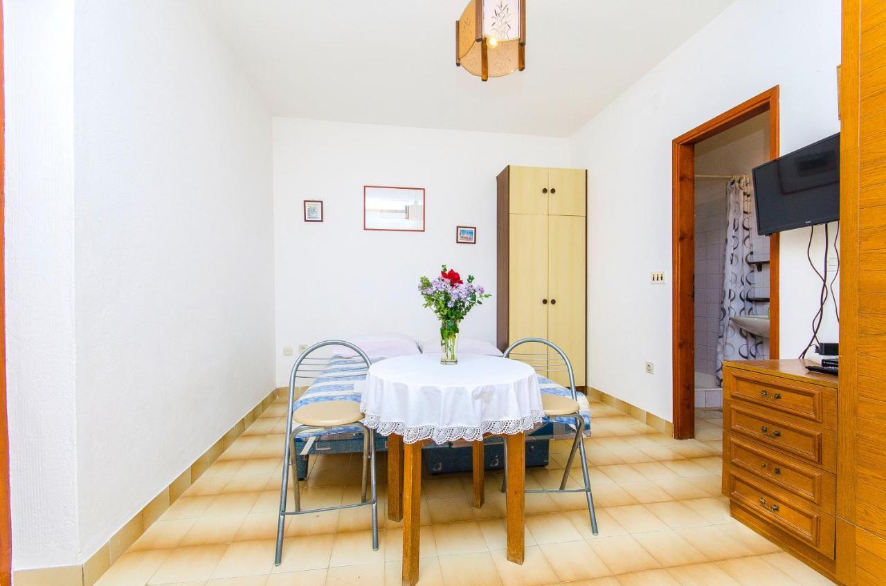Apartments By The Sea Pisak, Omis - 2802 Экстерьер фото