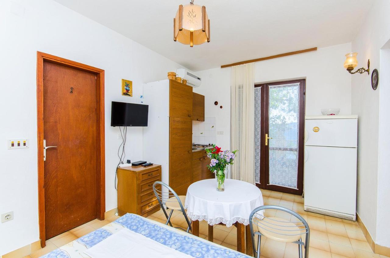 Apartments By The Sea Pisak, Omis - 2802 Экстерьер фото
