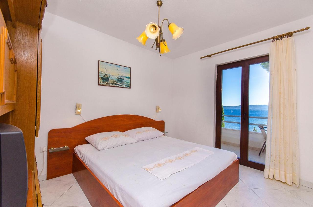 Apartments By The Sea Pisak, Omis - 2802 Экстерьер фото
