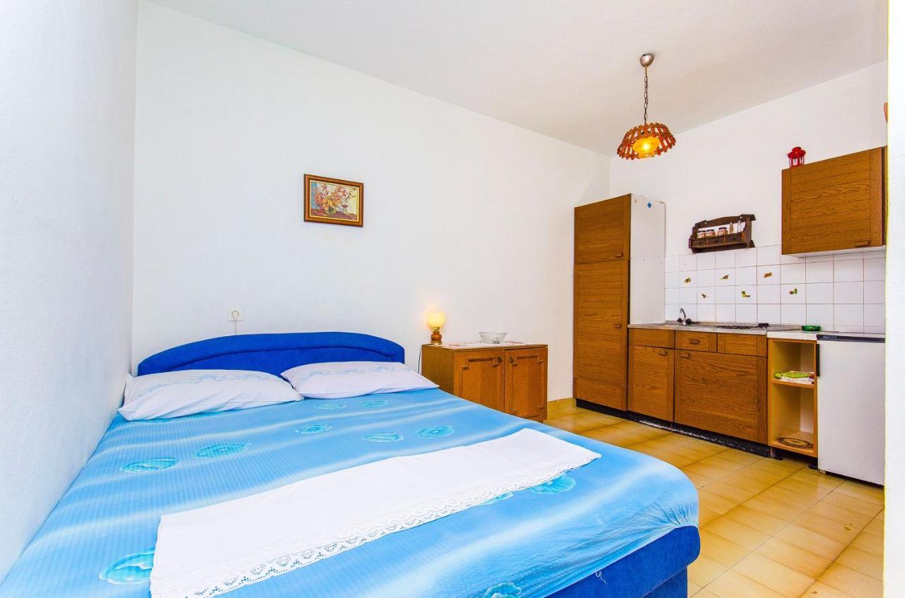 Apartments By The Sea Pisak, Omis - 2802 Экстерьер фото